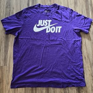 Nike T-shirt